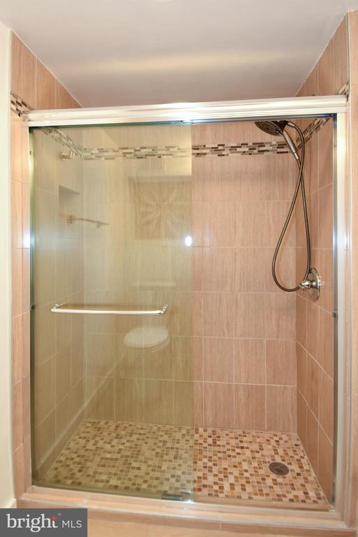 10201 GROSVENOR PLACE Unit: 622