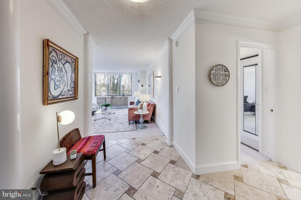 5225 POOKS HILL Unit: 712 N
