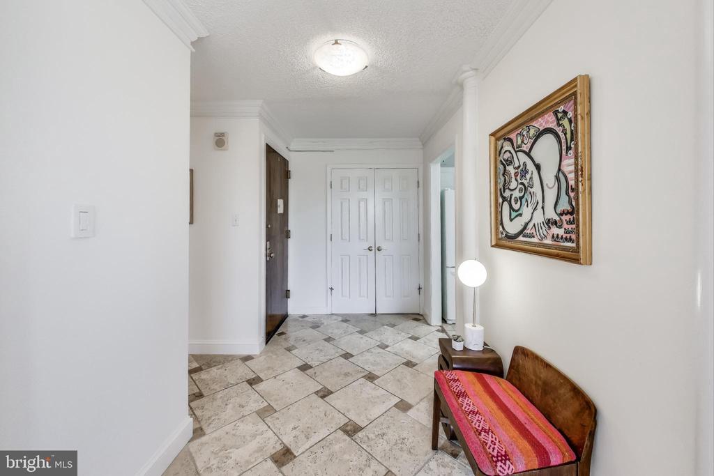 5225 POOKS HILL Unit: 712 N