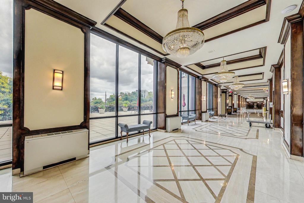 5225 POOKS HILL Unit: 712 N