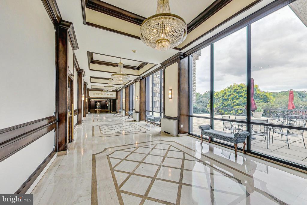 5225 POOKS HILL Unit: 712 N