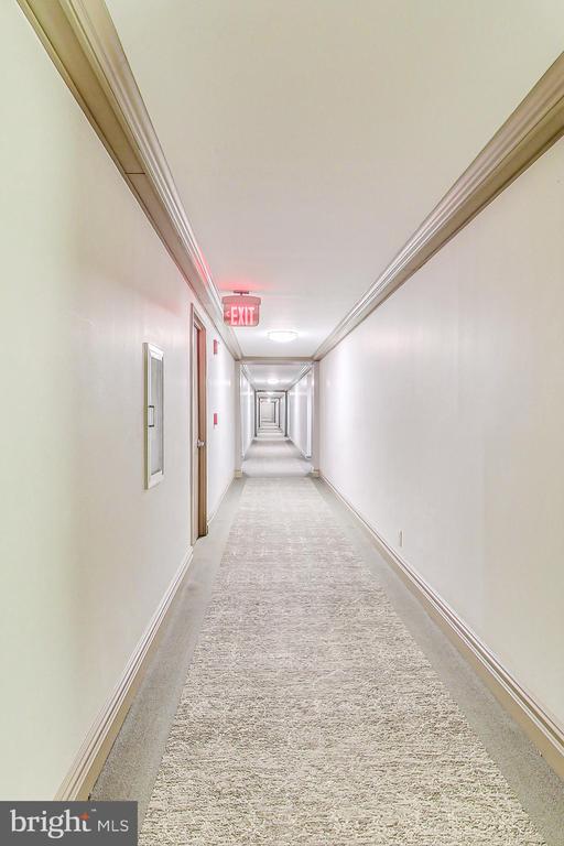 5225 POOKS HILL Unit: 712 N