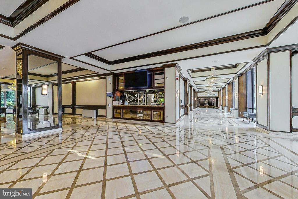 5225 POOKS HILL Unit: 712 N