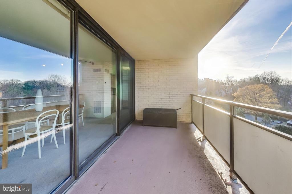 5225 POOKS HILL Unit: 712 N