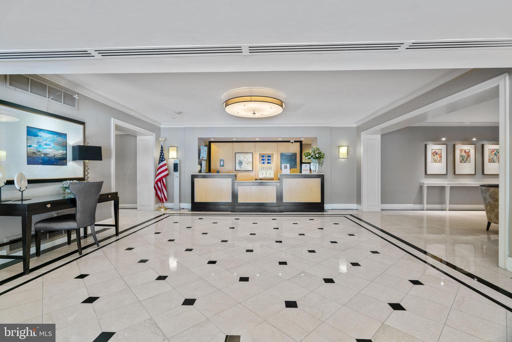 4601 N PARK AVENUE Unit: 1609-J