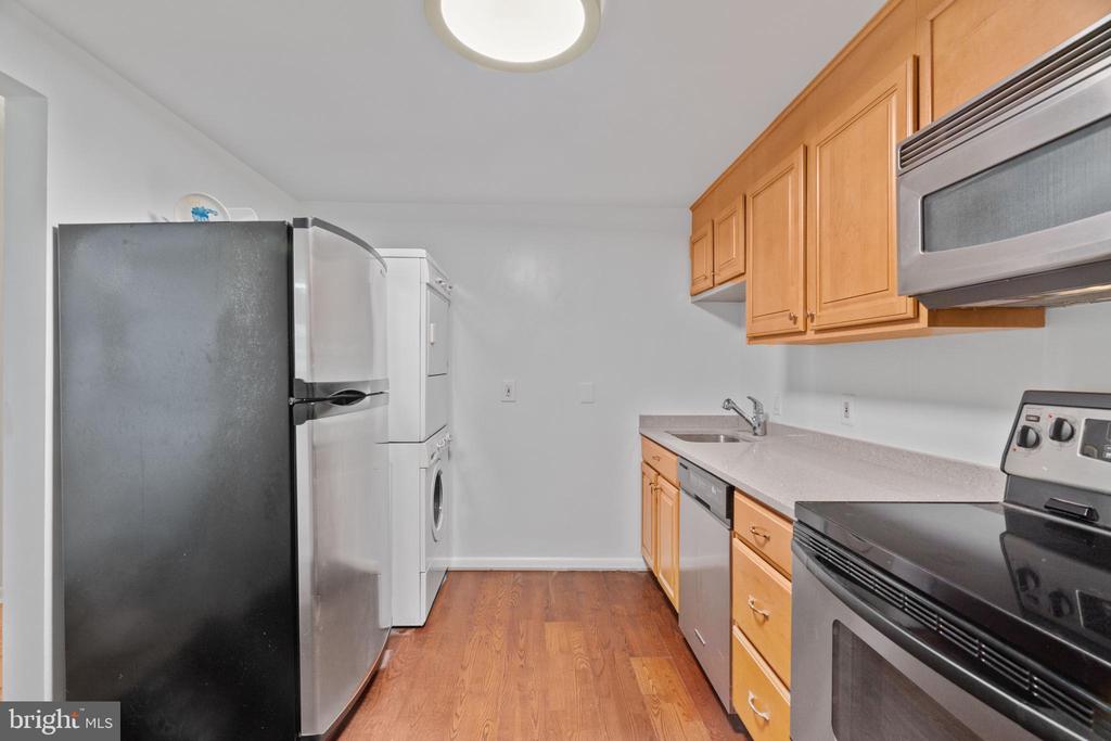 4601 N PARK AVENUE Unit: 1609-J