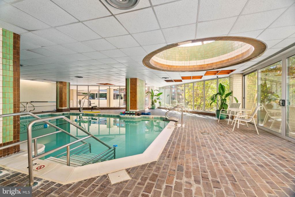 4601 N PARK AVENUE Unit: 1609-J