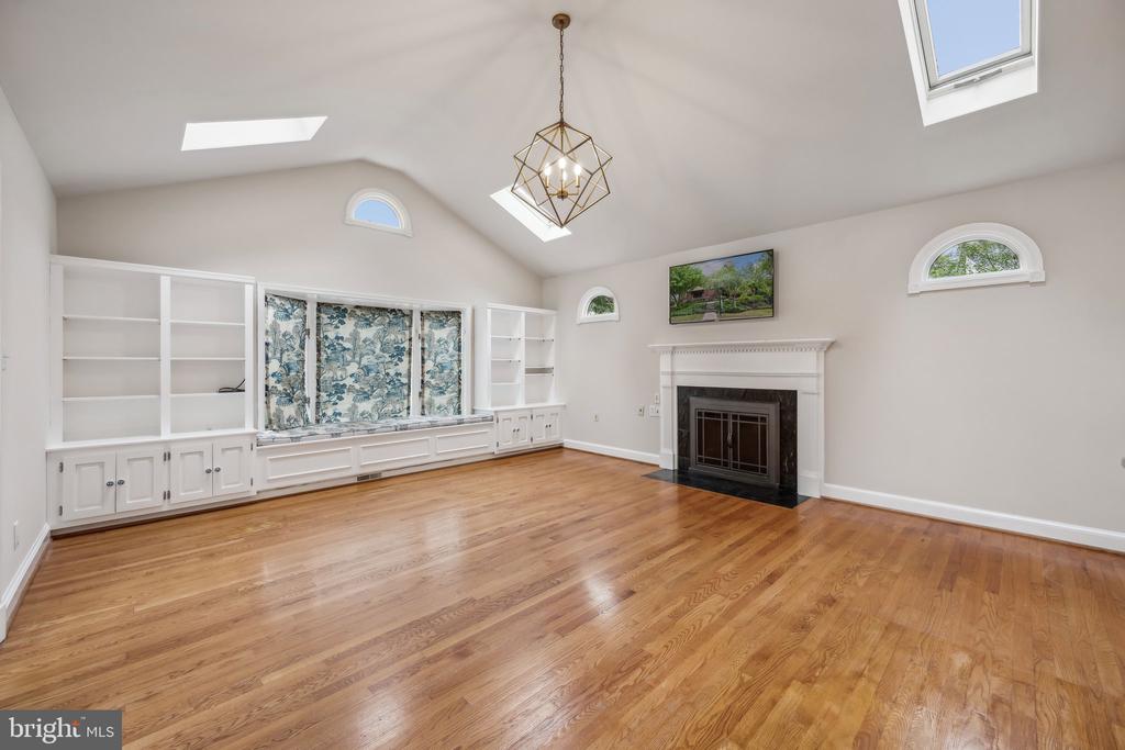 10407 PARKWOOD DRIVE