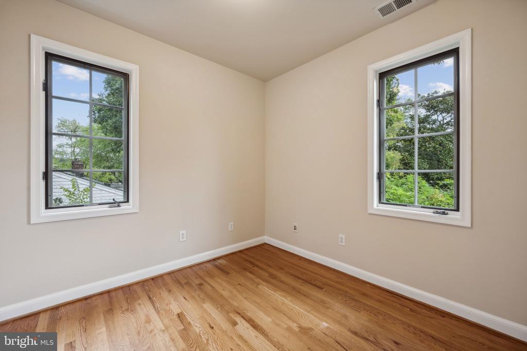 10407 PARKWOOD DRIVE