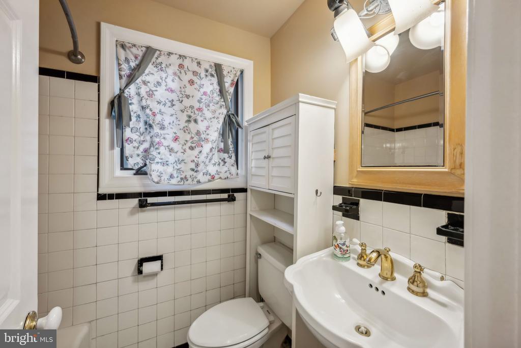 10407 PARKWOOD DRIVE