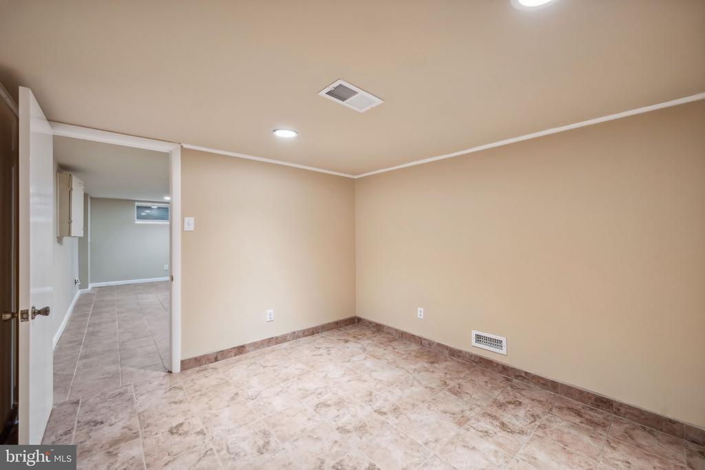 10407 PARKWOOD DRIVE