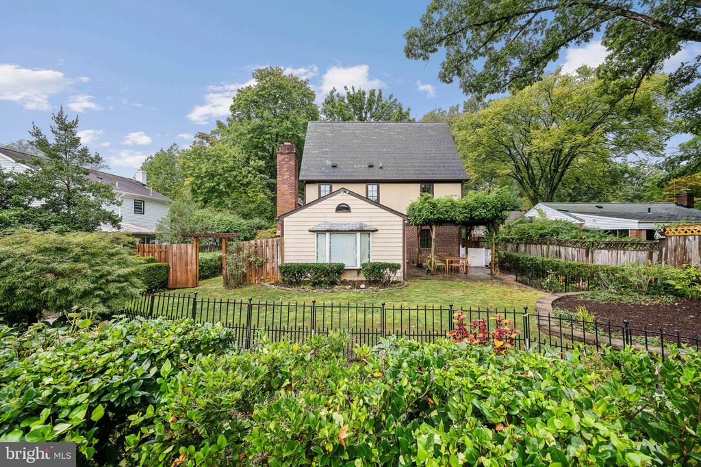 10407 PARKWOOD DRIVE