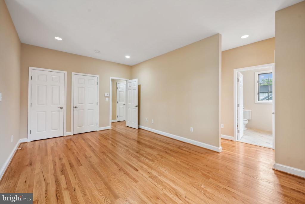 10407 PARKWOOD DRIVE