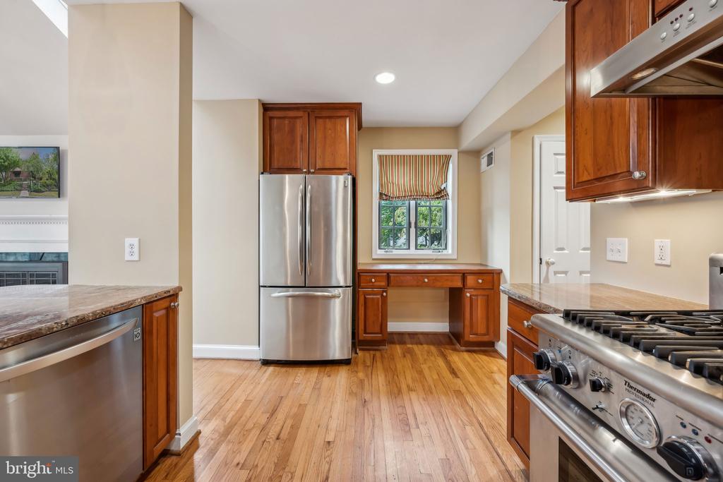 10407 PARKWOOD DRIVE