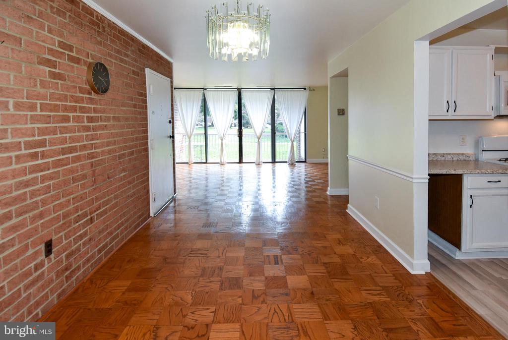 744 QUINCE ORCHARD BOULEVARD Unit: 744-102