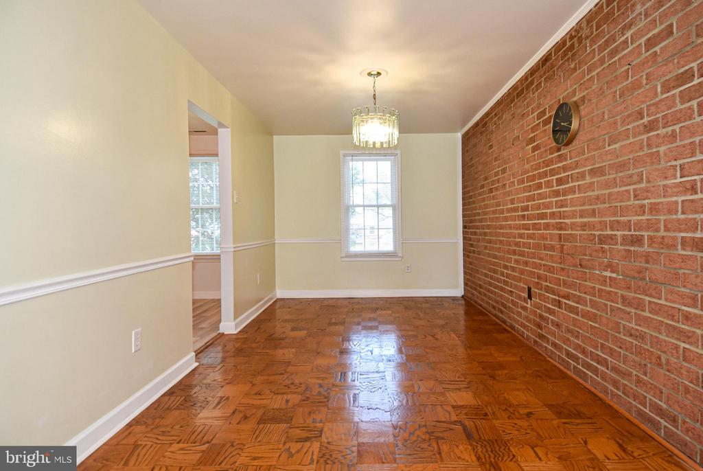744 QUINCE ORCHARD BOULEVARD Unit: 744-102