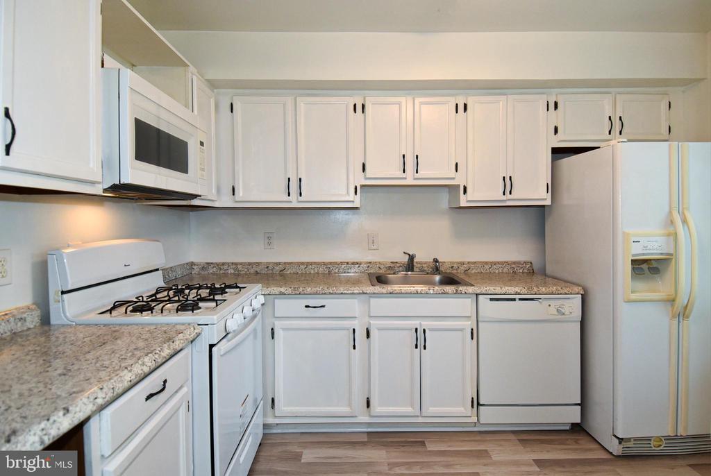 744 QUINCE ORCHARD BOULEVARD Unit: 744-102