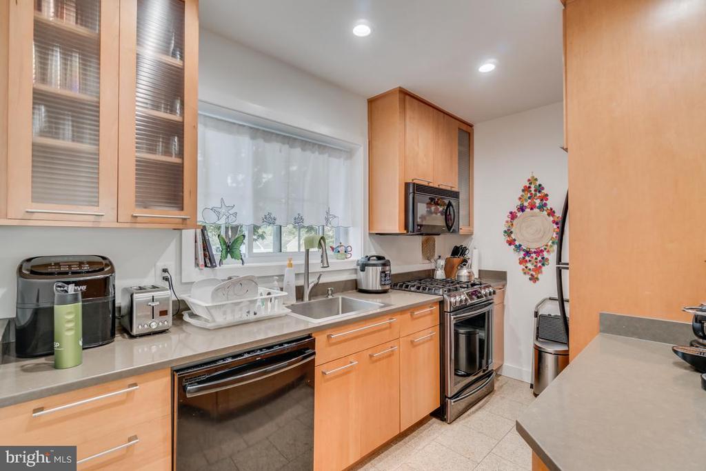 5318 POOKS HILL ROAD Unit: 305