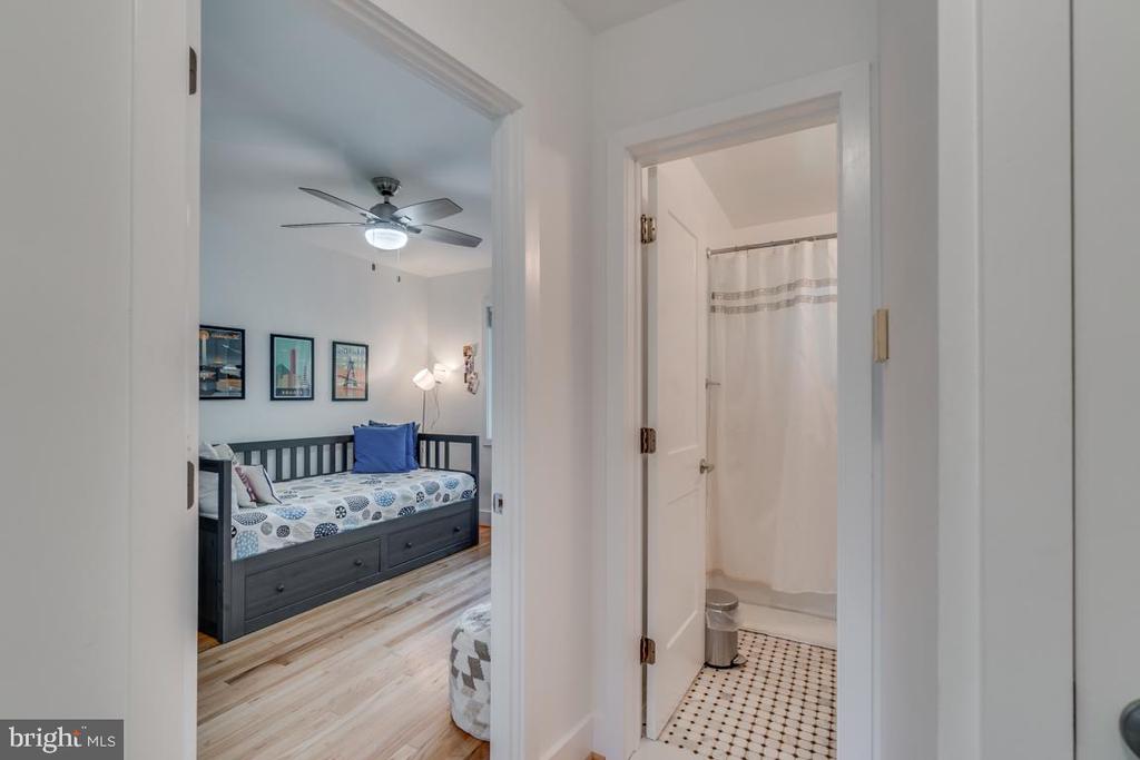 5318 POOKS HILL ROAD Unit: 305