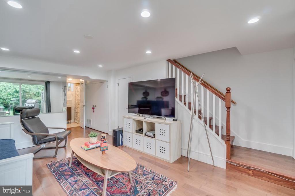 5318 POOKS HILL ROAD Unit: 305
