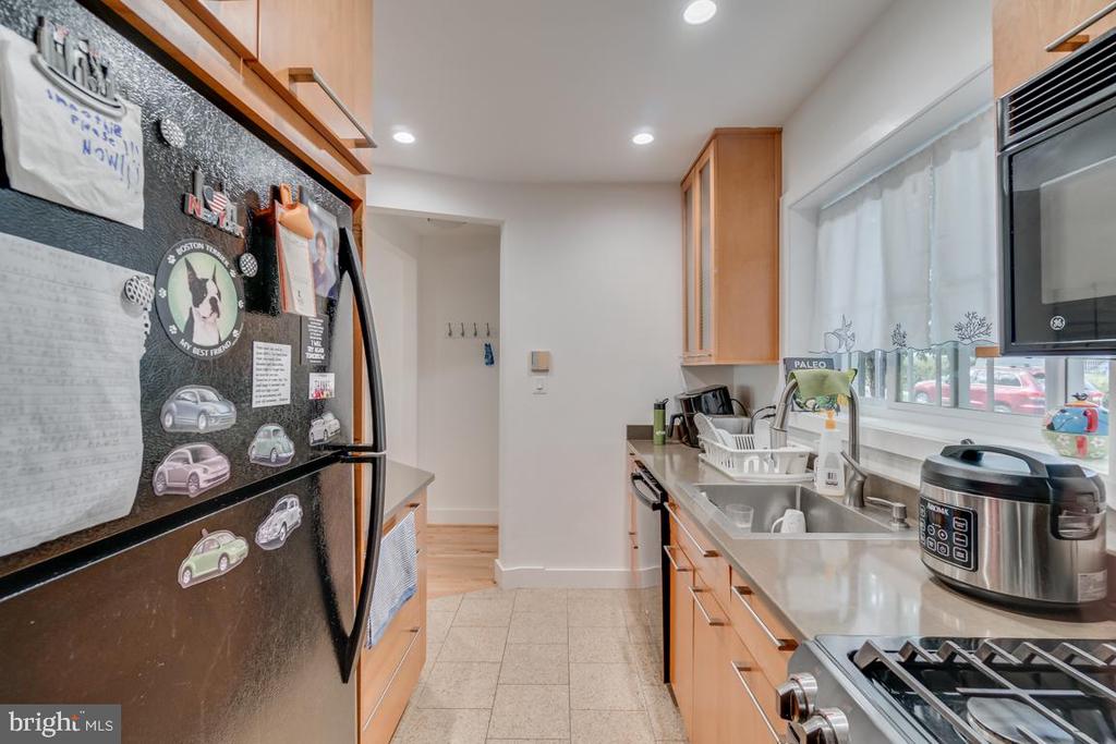 5318 POOKS HILL ROAD Unit: 305