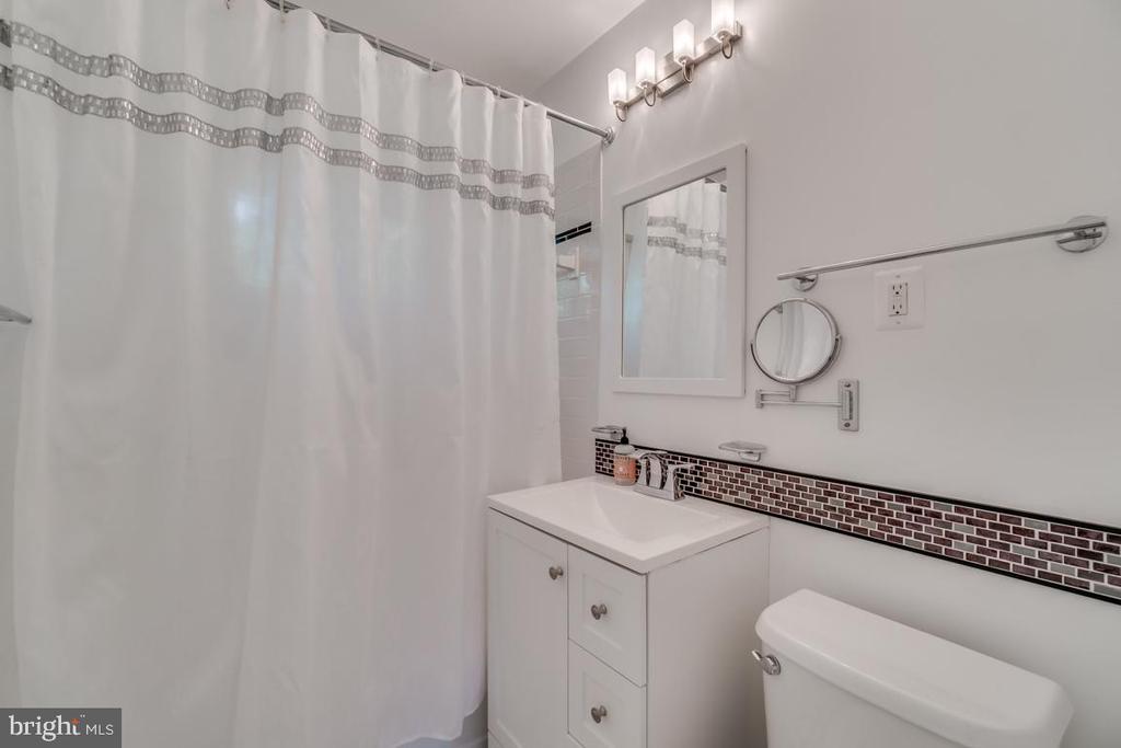 5318 POOKS HILL ROAD Unit: 305