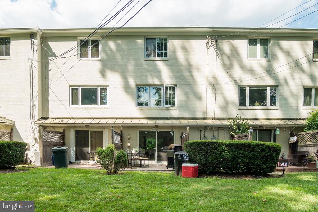 5318 POOKS HILL ROAD Unit: 305