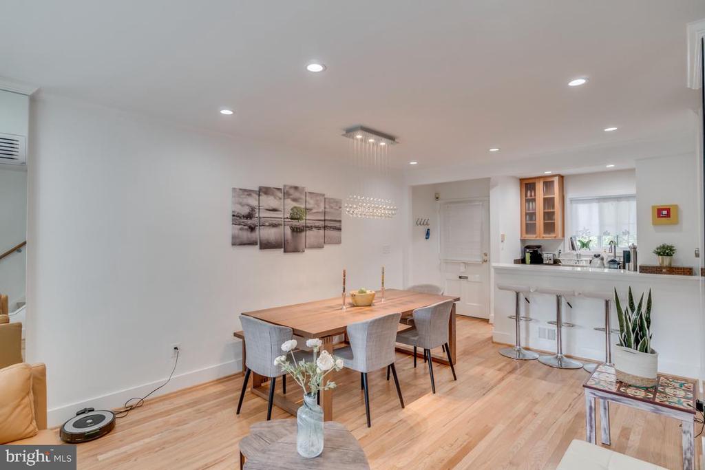 5318 POOKS HILL ROAD Unit: 305