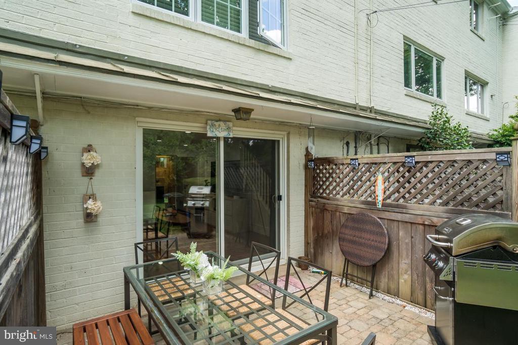 5318 POOKS HILL ROAD Unit: 305