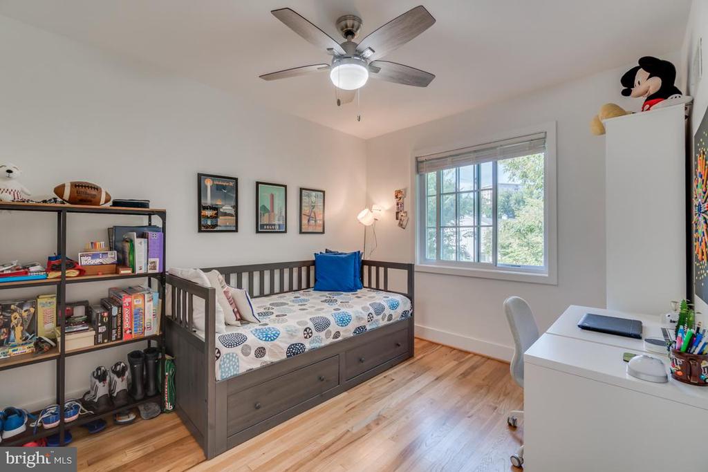 5318 POOKS HILL ROAD Unit: 305