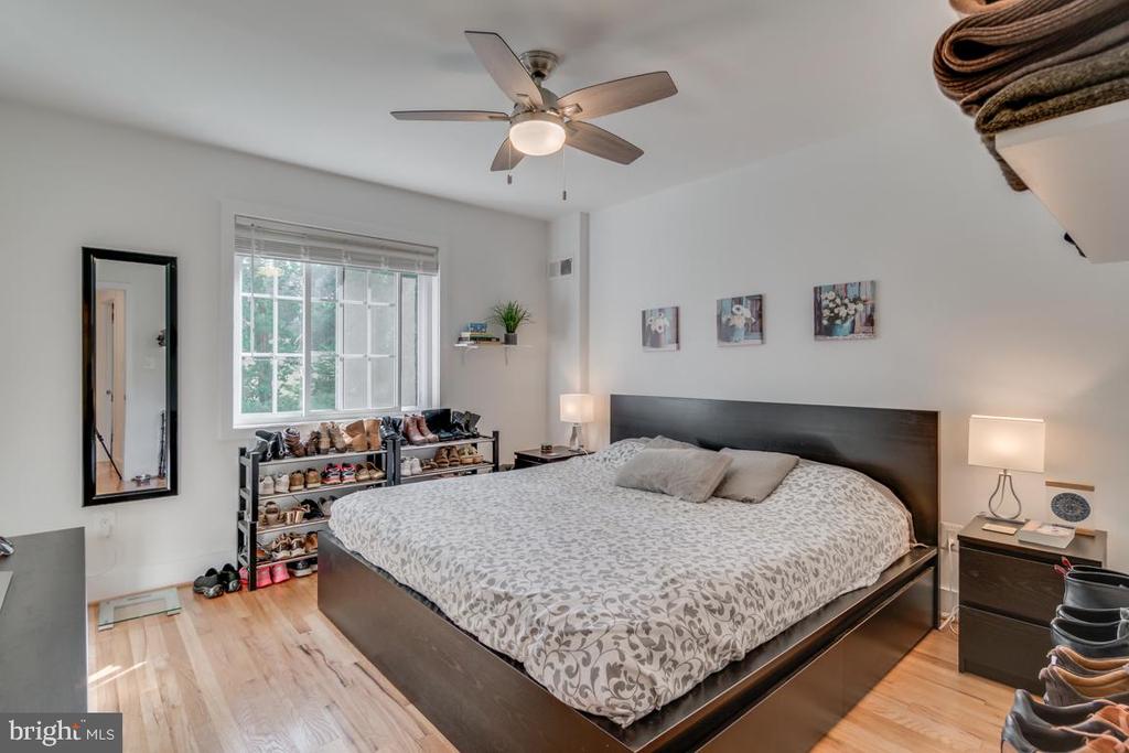 5318 POOKS HILL ROAD Unit: 305