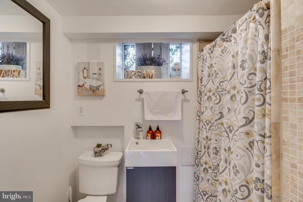 5318 POOKS HILL ROAD Unit: 305