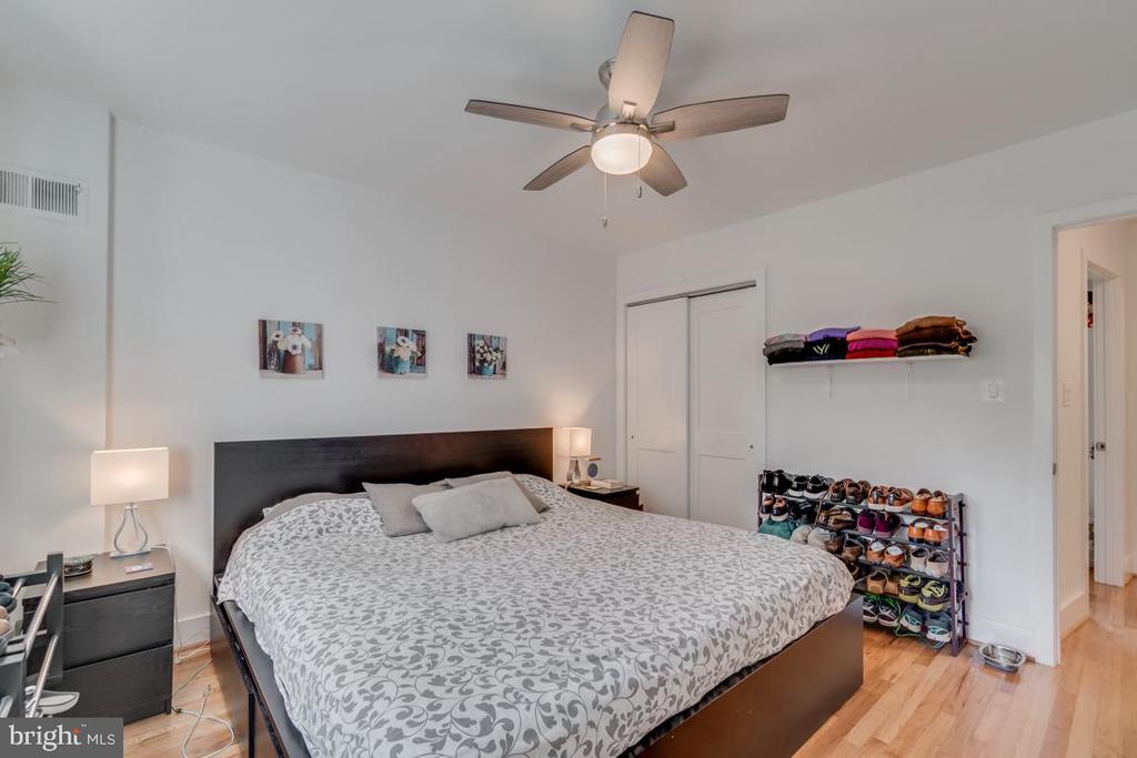 5318 POOKS HILL ROAD Unit: 305