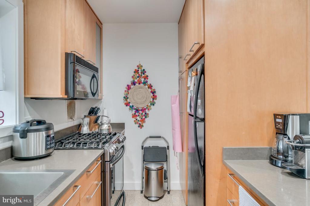 5318 POOKS HILL ROAD Unit: 305