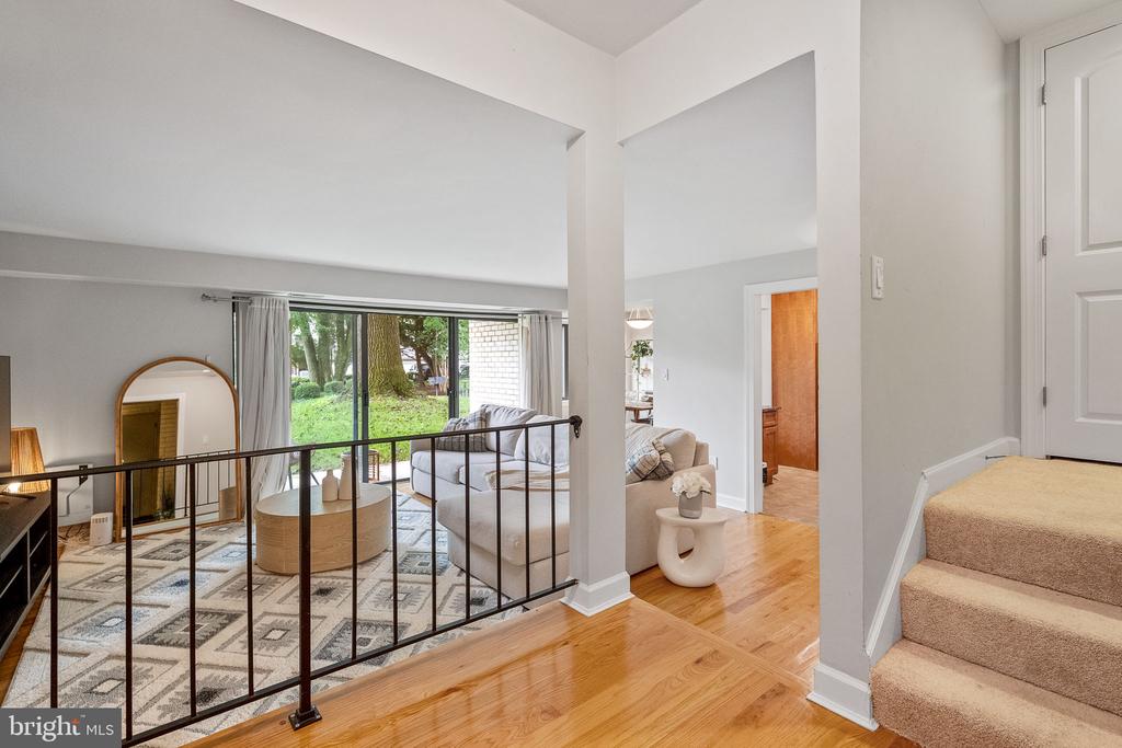10855 AMHERST AVENUE Unit: 2