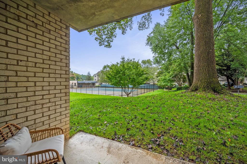 10855 AMHERST AVENUE Unit: 2