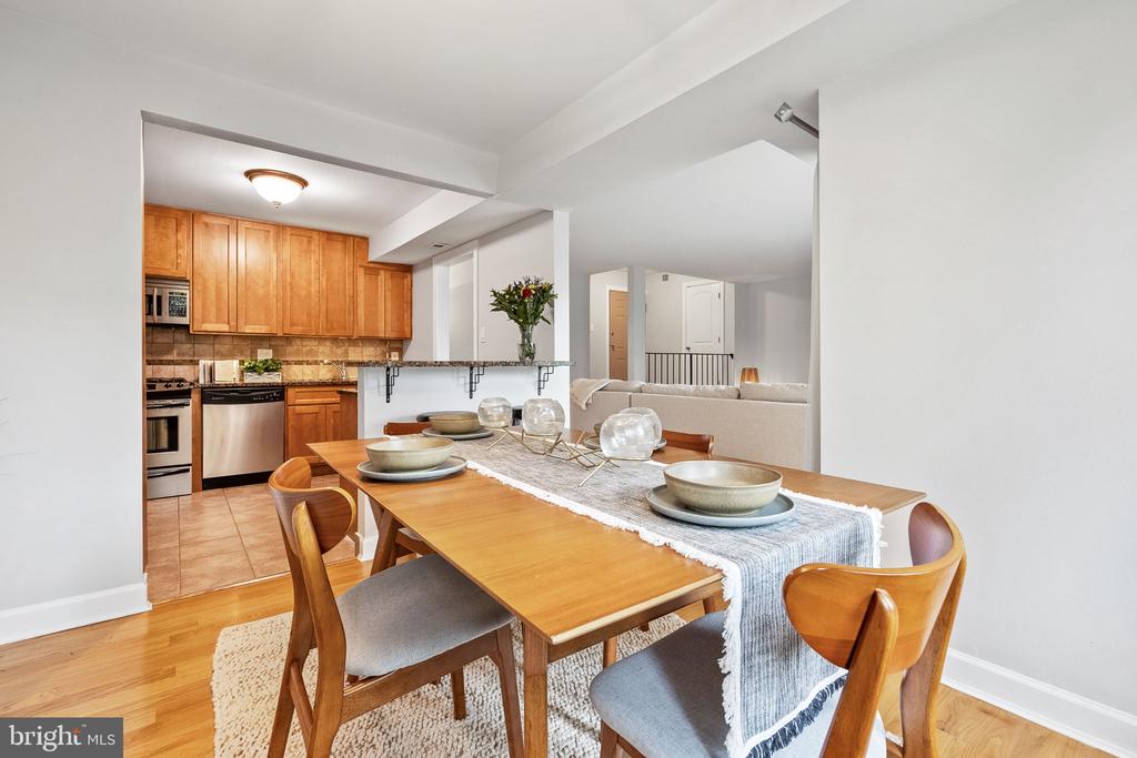10855 AMHERST AVENUE Unit: 2