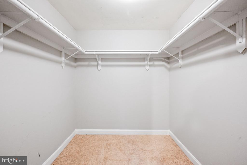10855 AMHERST AVENUE Unit: 2