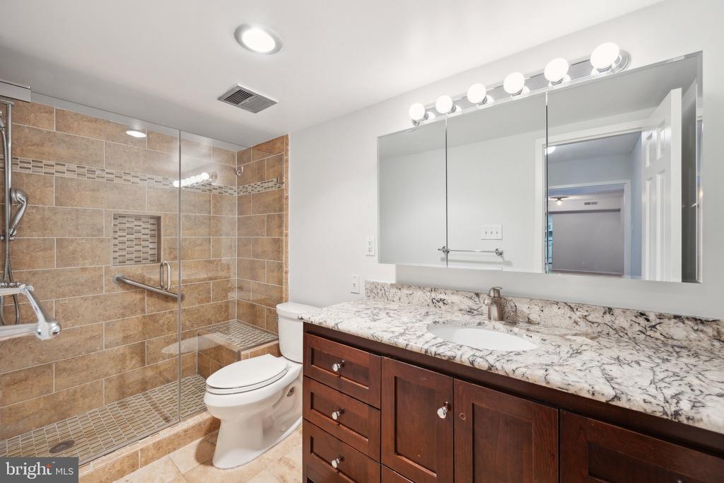 4601 N PARK AVENUE Unit: 501-A