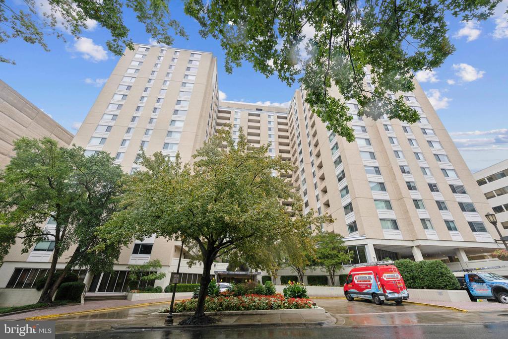 4601 N PARK AVENUE Unit: 501-A
