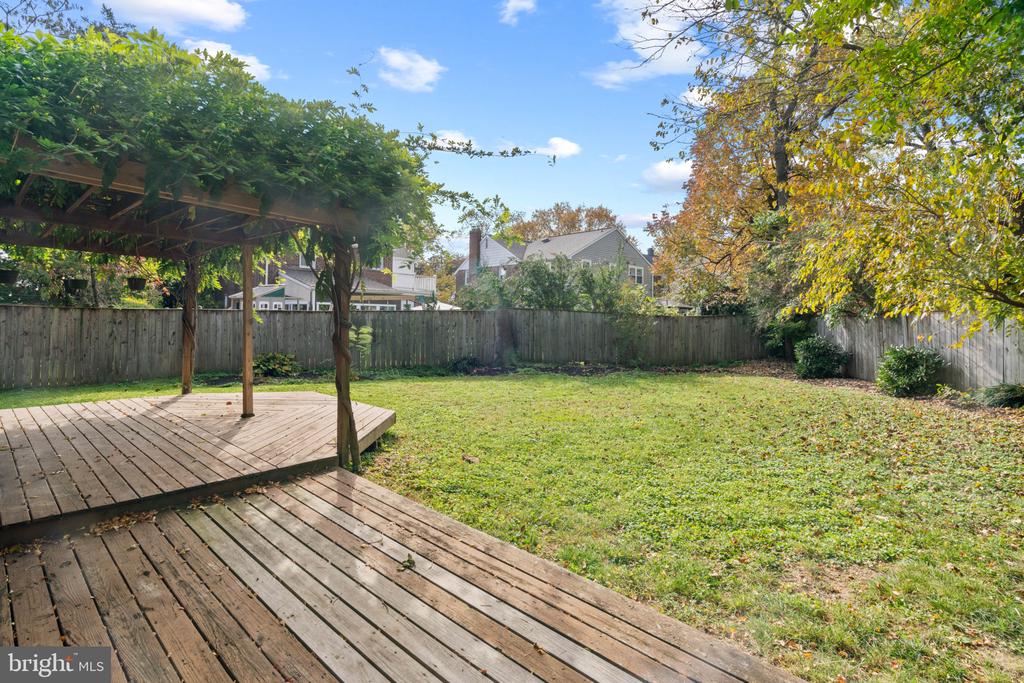 9628 LAWNDALE DRIVE
