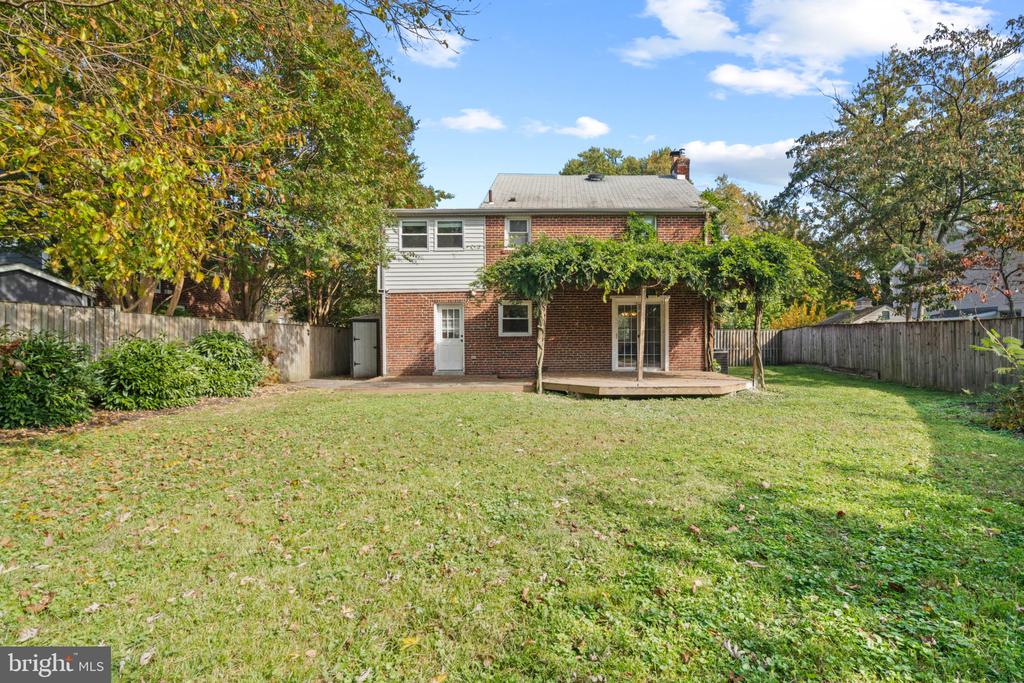 9628 LAWNDALE DRIVE