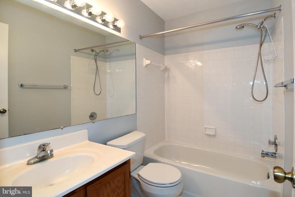 20004 LAKE PARK DRIVE Unit: 113