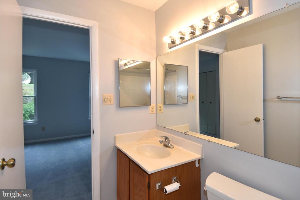 20004 LAKE PARK DRIVE Unit: 113