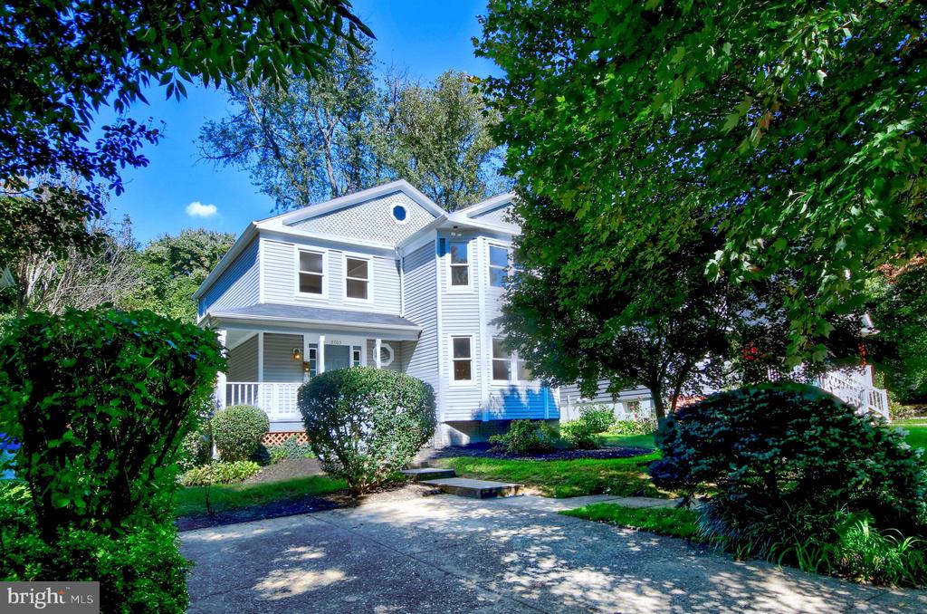 3705 DUPONT AVENUE