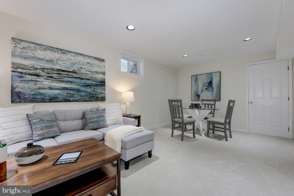 3705 DUPONT AVENUE