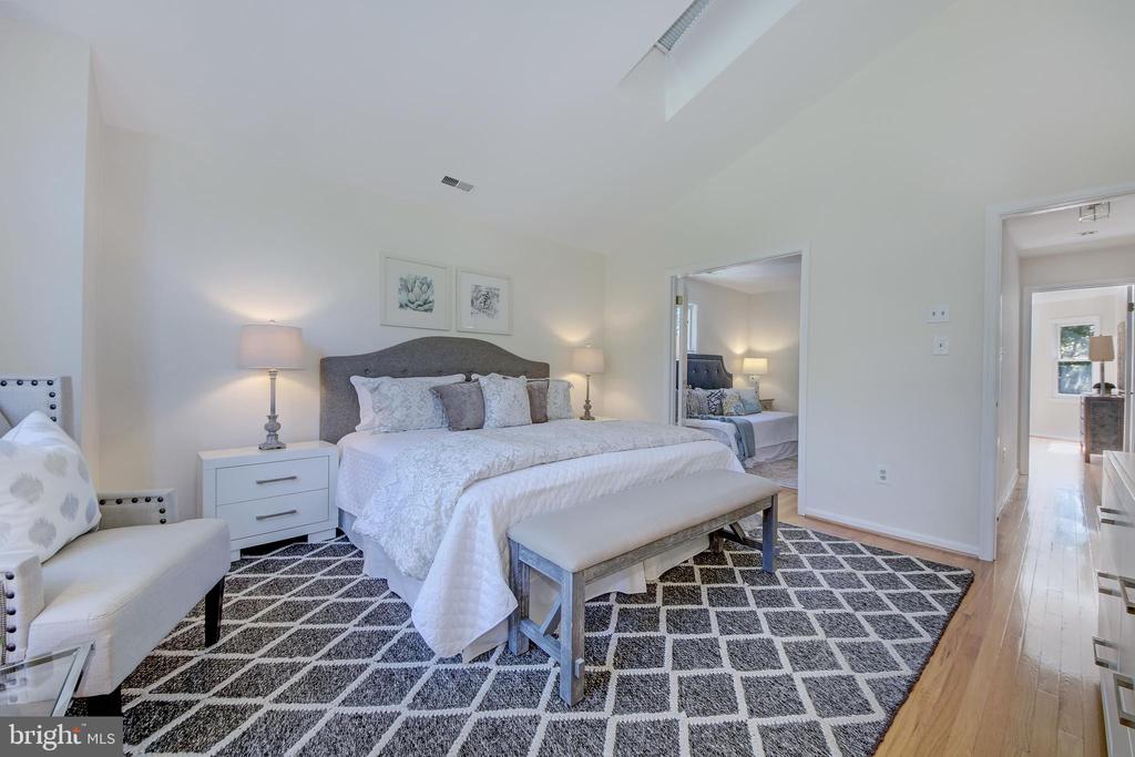 3705 DUPONT AVENUE