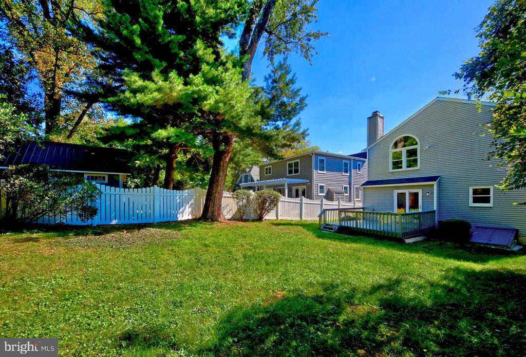 3705 DUPONT AVENUE