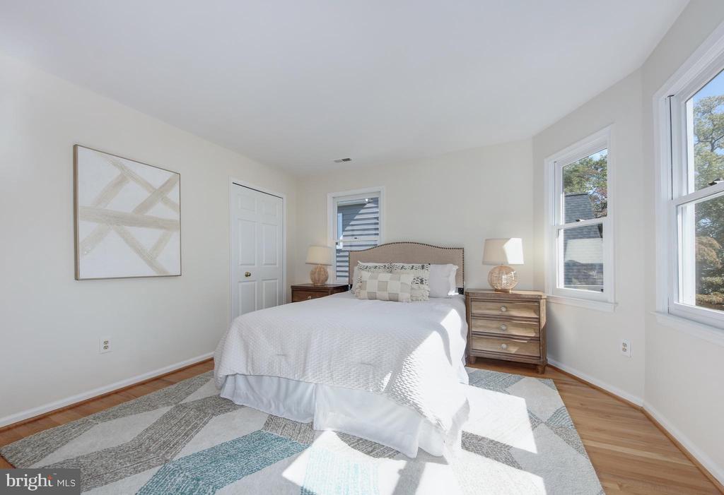 3705 DUPONT AVENUE