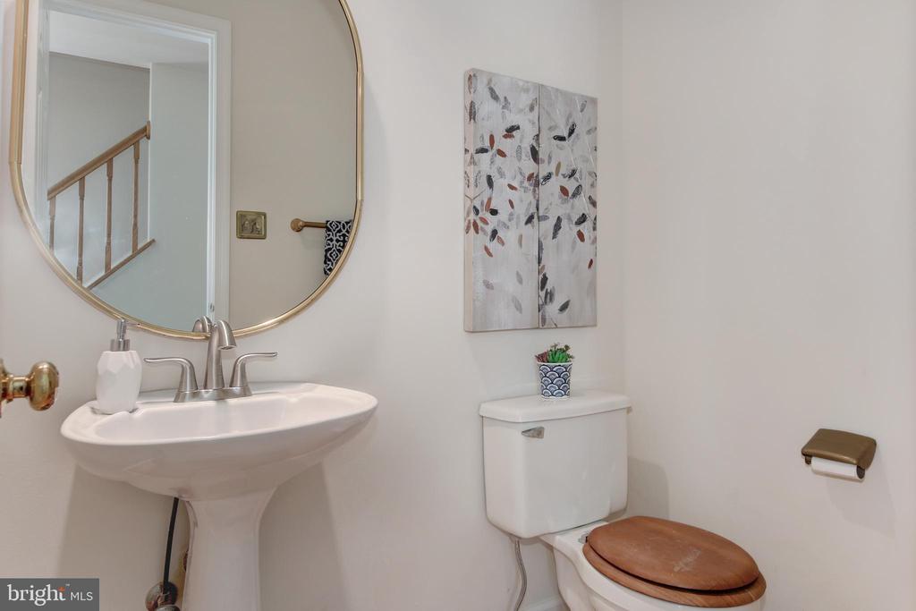 3705 DUPONT AVENUE